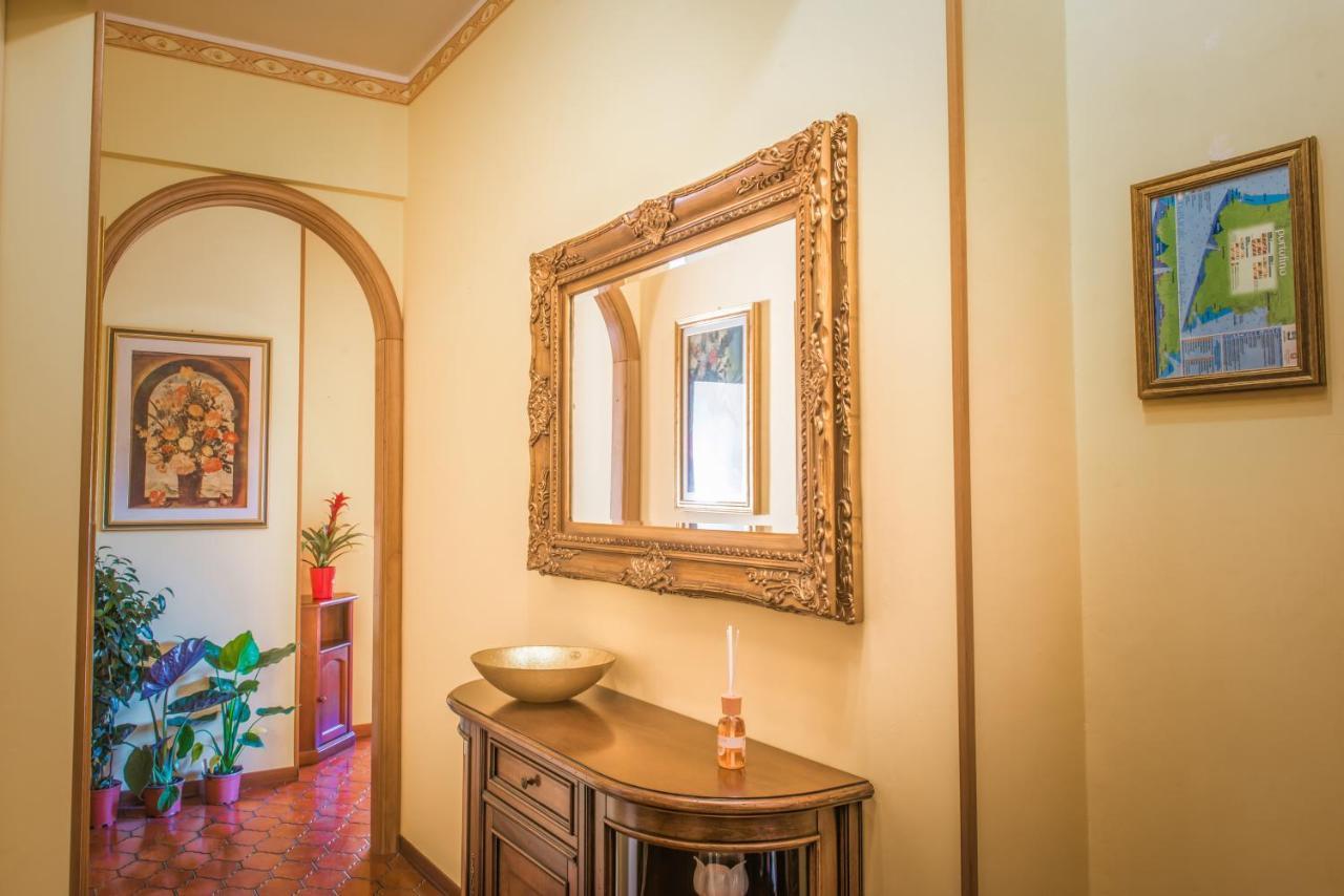 Mari E Monti Appartamento In Centro Rapallo Exteriör bild